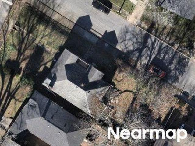 Newnan St