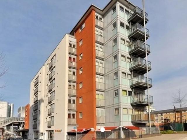 Newport Avenue, Canary Wharf E14, 2 bed flat to rent, £2,253 pcm | PrimeLocation