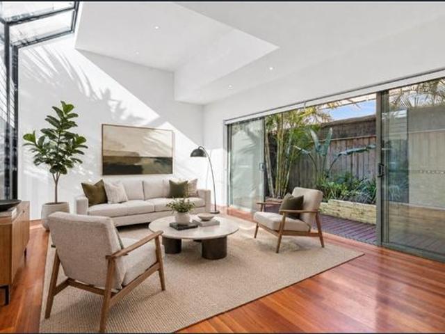 Newport Gem! Large 3 bedroom townhouse with the lot!