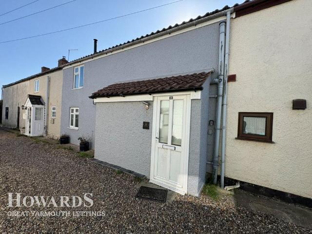 Newport, GREAT YARMOUTH 3 bed terraced house to rent £900 pcm £208 pw