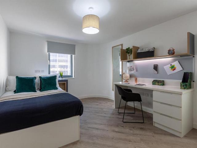 Newport Road, Cardiff CF24 Studio to rent £932 pcm £215 pw