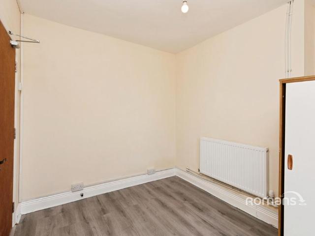 Newport Road, Aldershot, Hampshire, GU12 1 bed in a house share to rent £550 pcm £127 pw