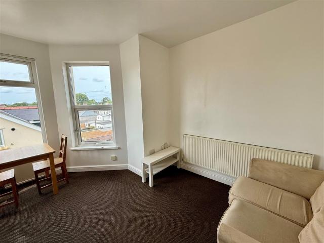 Newport Road Flat 7, Roath, Cardiff