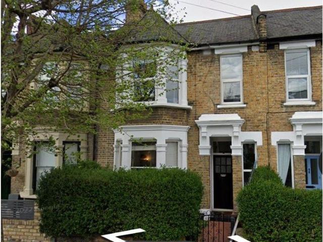 Newport Road, London E10, 2 bed maisonette to rent, £2,250 pcm | PrimeLocation