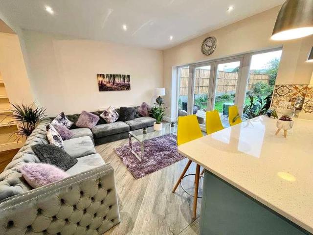Newport Road, New Inn, Pontypool, NP4
