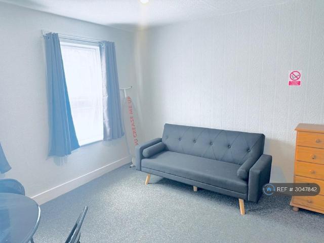 Newport Road, Reading, RG1 1 bed flat to rent £1,100 pcm £254 pw
