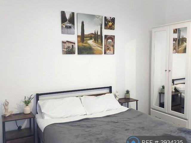 Newport Street, Manchester, M14 3 bed terraced house to rent £1,595 pcm £368 pw