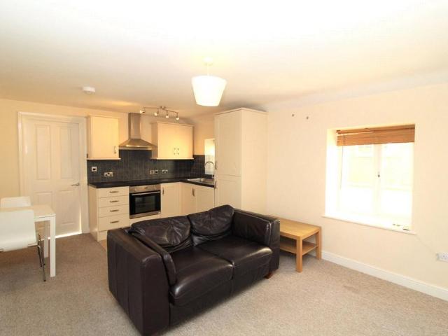 Newport Street, Swindon SN1 1 bed apartment to rent £825 pcm £190 pw