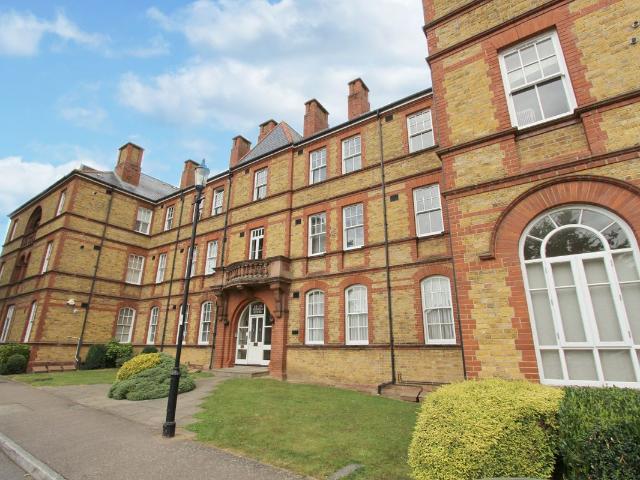 Newsholme Drive, London N21, 2 bed flat to rent, £1,750 pcm | PrimeLocation