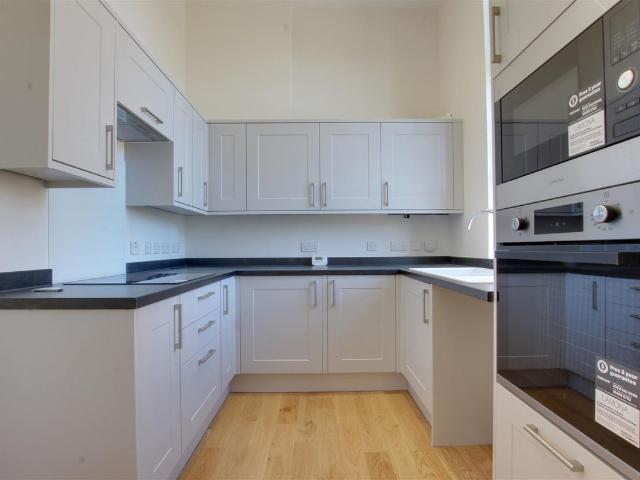 Newsholme Drive, London N21, Property to rent, £1,850 pcm | PrimeLocation