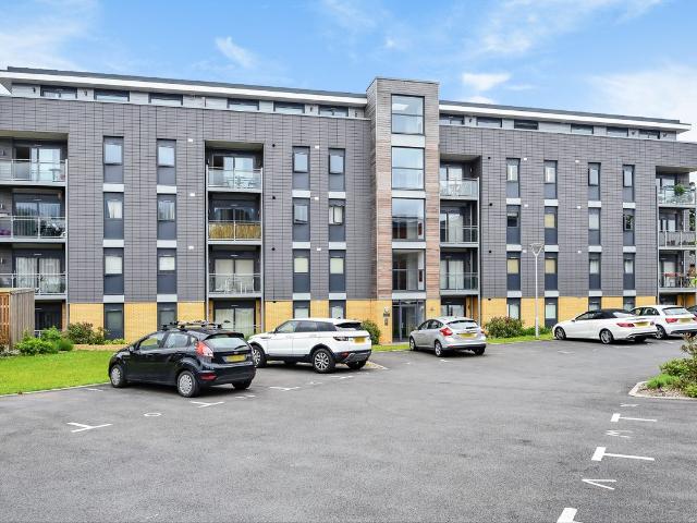 Newsom, St. Peters Road, St.Albans AL1, 2 bed flat to rent, £2,100 pcm | PrimeLocation