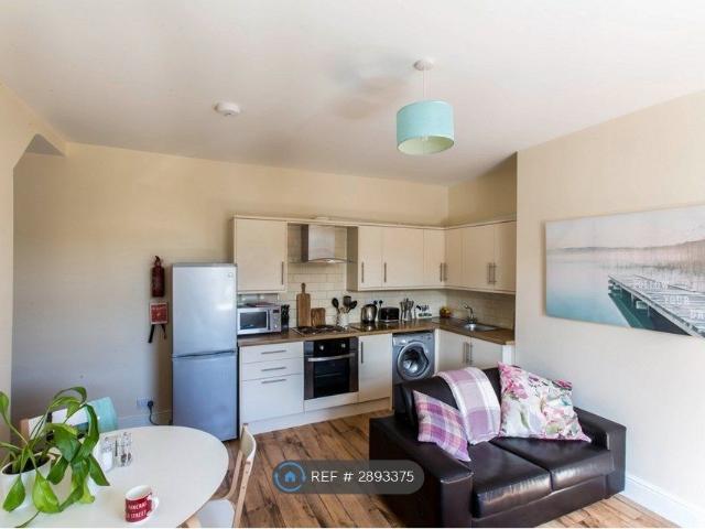 Newsome Road, Huddersfield HD4, 3 bed terraced house to rent, £1,200 pcm | PrimeLocation