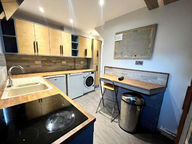 Newstead Avenue, Manchester, M20 3 bed semi detached house to rent £1,600 pcm £369 pw