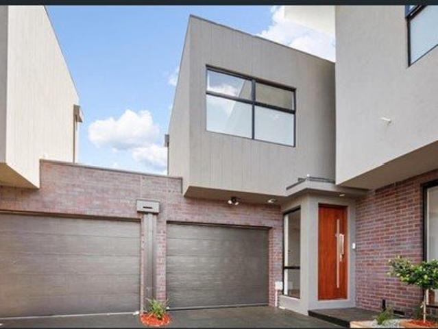 ?NEXT LEVEL LIVING:ULTRA MODERN HOME WITH CUTTING EDGE DESIGN
