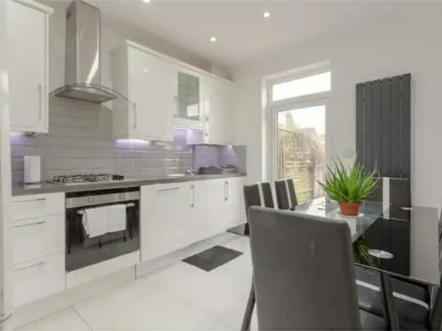 Next to Northern Line* 3 Bed House