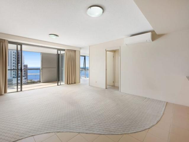 Nexus Towers – Stunning Broadwater Views from the 15th Floor