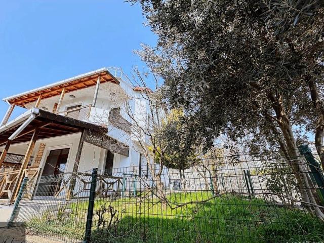 Nexus'tan Topağaç Mah'de Site İçerisinde Havuzlu Satılık Villa
