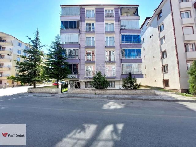 Nezih Konumda Geniş Ve Kullanışlı Satılık Daire | Vadi Emlak