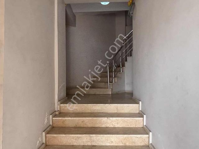Nezir Gm'den Avm Yakını 1+1 Eşyalı Satılık Daire