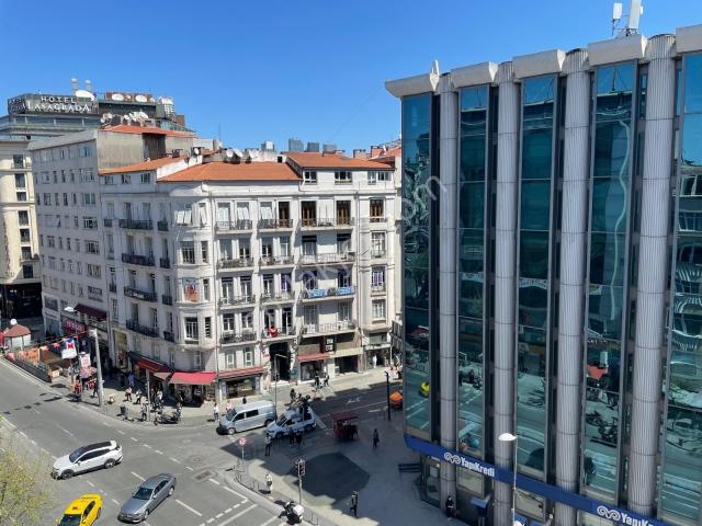 Nişantaşı Halaskargazi Caddesi'nde 3+1 Asansörlü Satılık Daire