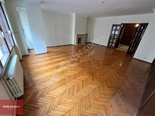 Nişantaşı Teşvikiye Asansörlü,ebeveyn Banyolu 4+1 Satılık Daire