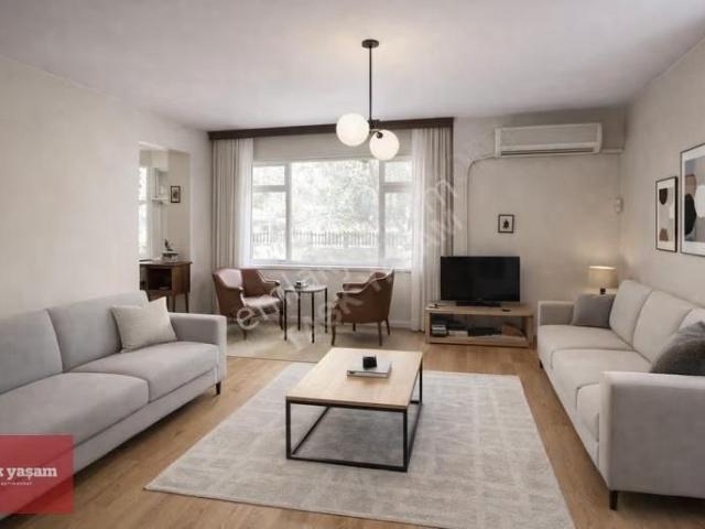 Nişantaşı Valikonağı Caddesinde Yenilenmiş 3+1 Satılık Daire