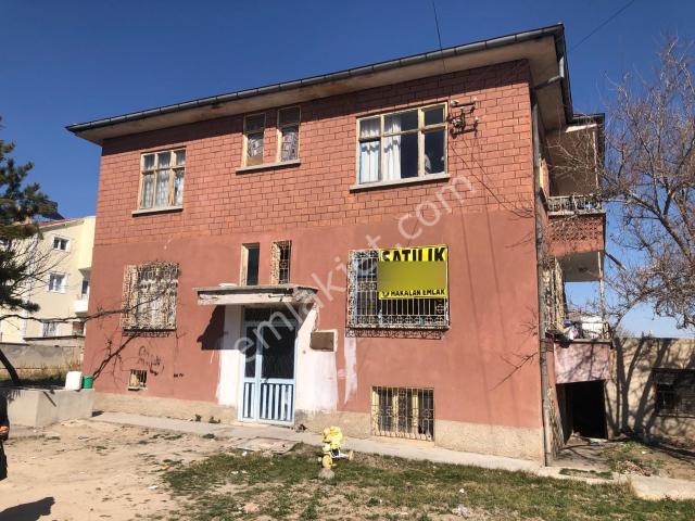 Niğde Bpr Mehmetçik Mahallesinde Satılık 3+1 Bahçeli Müsatakil 2 Katlı Ev