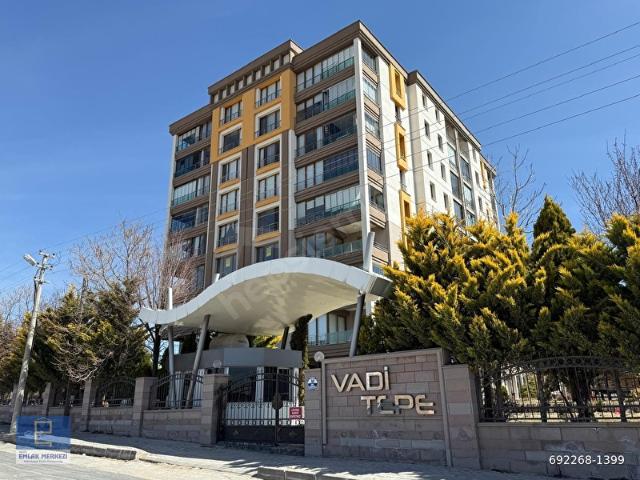 NİĞDE EMLAK MERKEZİNDEN YEŞİLBURÇ YOLU VADİYE GÜNEYBATI CEPHE 4+1 SIFIR DAİRE