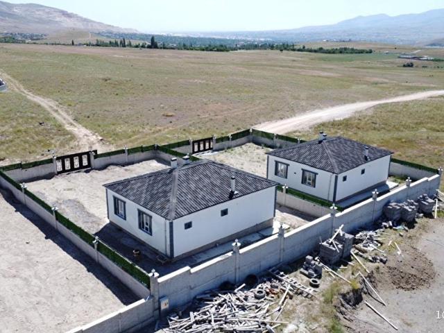 NİĞDE MERKEZ AKTAŞTA DEVLET MAHALLESİNDE 2+1 SIFIR MÜSTAKİL EV