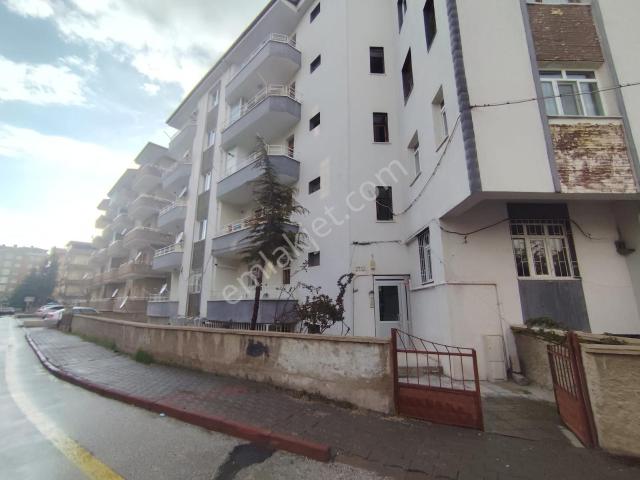 Niğde Merkez Selçuk Sağlık Ocağı Yanı 3+1 Daire