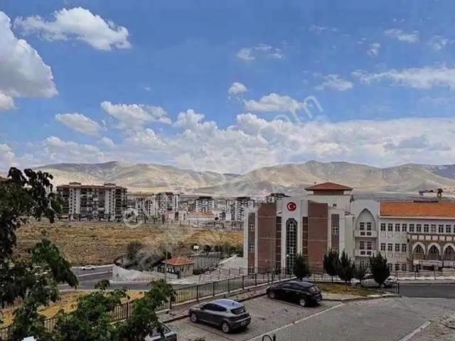 Niğde Mrz Efendibey Mah.yeni Yapılan Diş Has. Yanı Muhteşem Niğde Manzarasıyla Kiralık Daire
