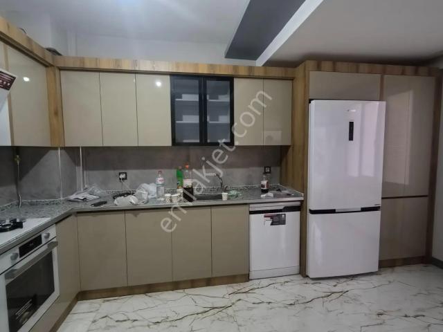 Niğde Selçuk'ta Sıfır Binada Kiralık 3+1 Daire