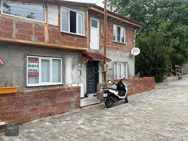 NİKSAR EMLAK'TAN SATILIK MUSTAKIL 2 KATLI EV.