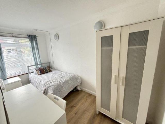 NIMBUS ROAD 6 bed house share to rent £4,470 pcm £1,032 pw