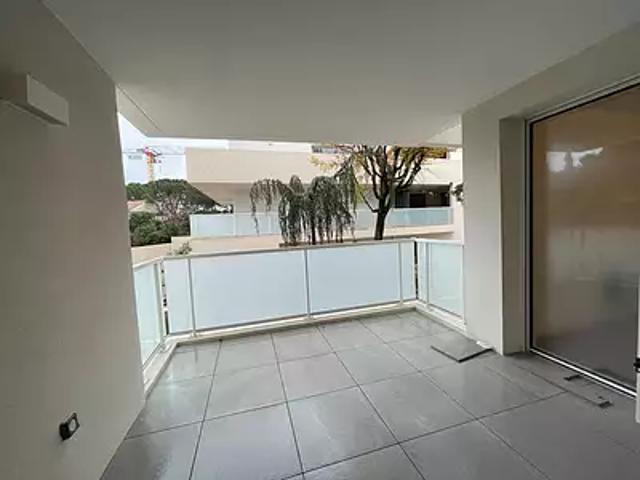 Nîmes 30900 Location appartement 2 pièces t2 terrasse parking