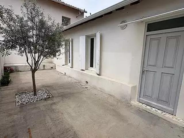 Nîmes 30900 Location maison 3 pièces t3 au dernier étage