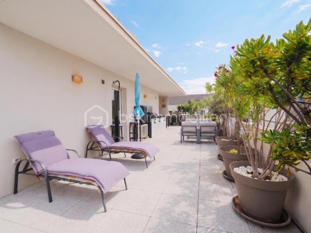 NÎMES CAPOUCHINÉ – Superbe T4 de 96 m² avec Terrasse d'Exception de 57 m² !