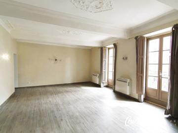 NIMES CENTRE ECUSSON SUPERBE P5 DE 123 M2 AVEC BALCON DANS I
