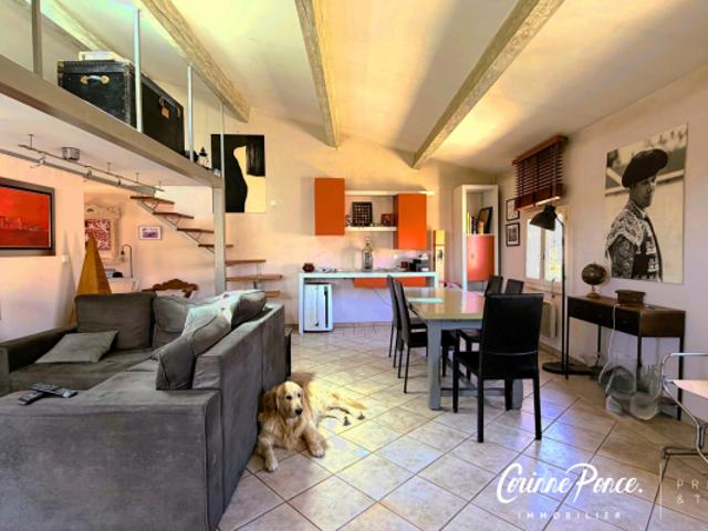 NIMES CENTRE HISTORIQUE DERNIER ETAGE P3/P4 92 M2 TERRASSE40
