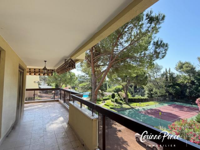 NIMES QUARTIER CIGALE P3 82 M2 RENOVE TERRASSE 25M2 2 PLACES