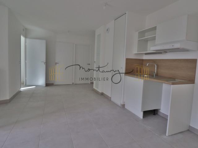 NIMES DHUODA REPUBLIQUE A LOUER P2 + TERRASSE NEUF + PKG DERNIER ETAGE