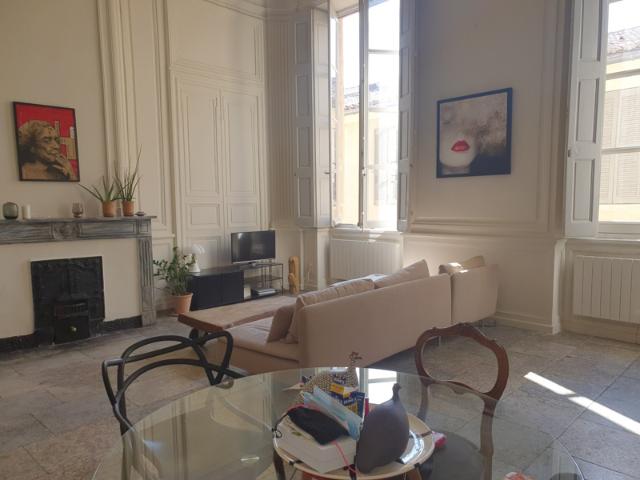 Nîmes Centre Quartier de la Mairie Appartement T2 de Cara