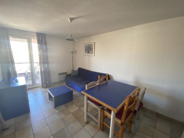 NIMES / FEUCHERE T1 BIS MEUBLÉ avec BALCON et PARKING