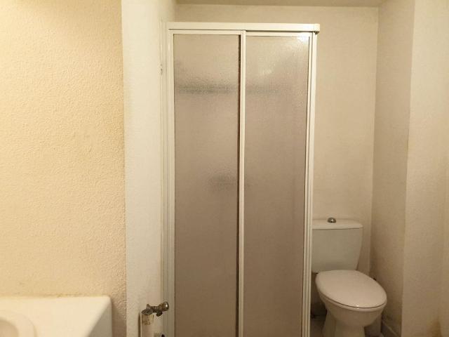 NIMES LYCEE PHILIPPE LAMOUR STUDIO 20.74 m2 EN REZ DE CHAUSSEE AVEC FACILITÉ PARKING