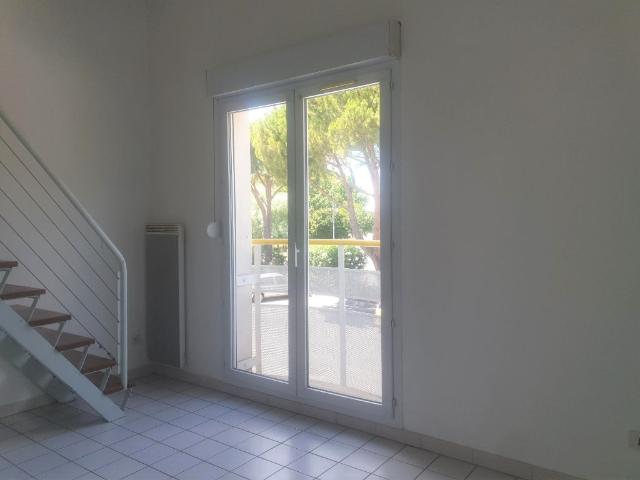 NIMES LYCEE PHILIPPE LAMOUR/MAS DE VILLE GRAND STUDIO 29.66 M² AVEC MEZZANINE