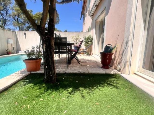 ? NÎMES – Maison contemporaine avec piscine et vue sur la Tour Magne ! ?