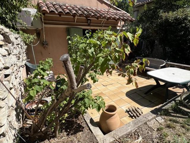 Nîmes, Montaury, maison de ville plain pied, 75m², 2 chs, jardin sur 250m² de parcelle