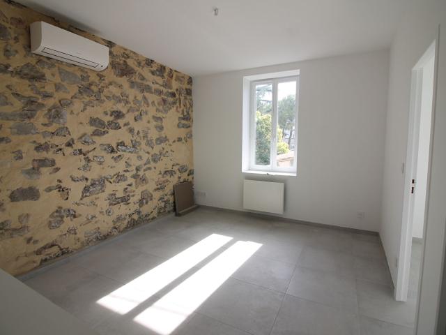 NIMES Quartier Grézan Bel appartement rénové P2 de 41,57m² au 1er étage