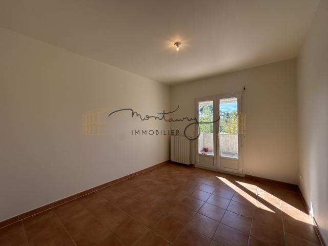 NÎMES – SECTEUR TERRES DE ROUVIÈRE / ROUTE D’UZÈS – MAISON A LOUER P4 134 M² AVEC JARDIN