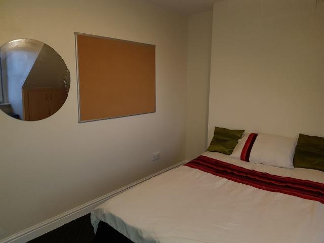 Nimi Halls, Flat 3, 84 London Road, Leicester LE2, 5 bed flat to rent, £1,993 pcm | PrimeLocation
